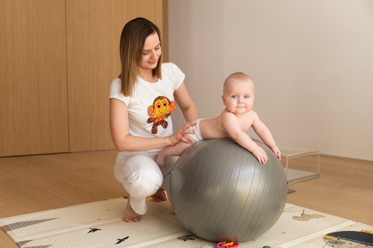Cvičenie na gymnastickej lopte